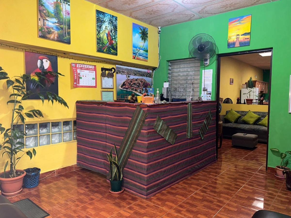 Casa Maya Itza Flores Exteriör bild