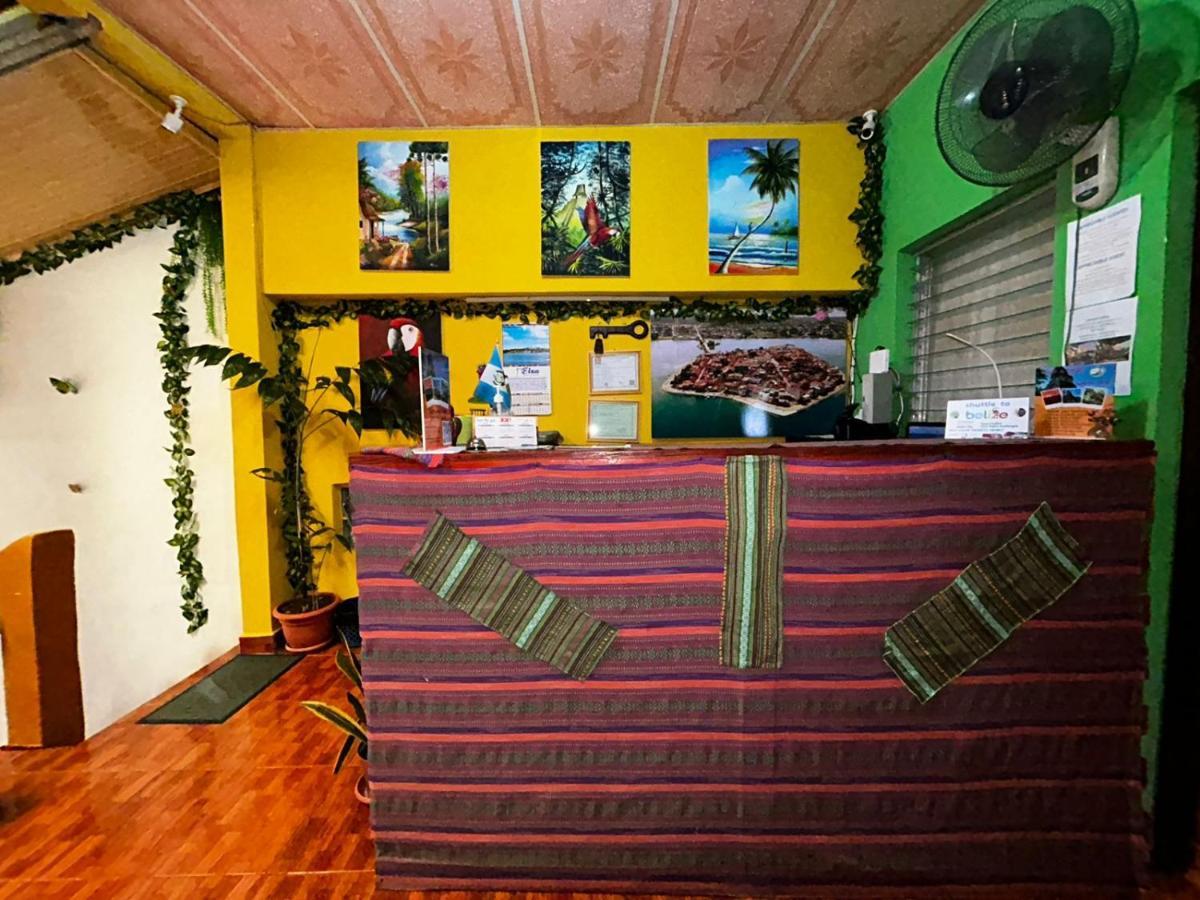 Casa Maya Itza Flores Exteriör bild