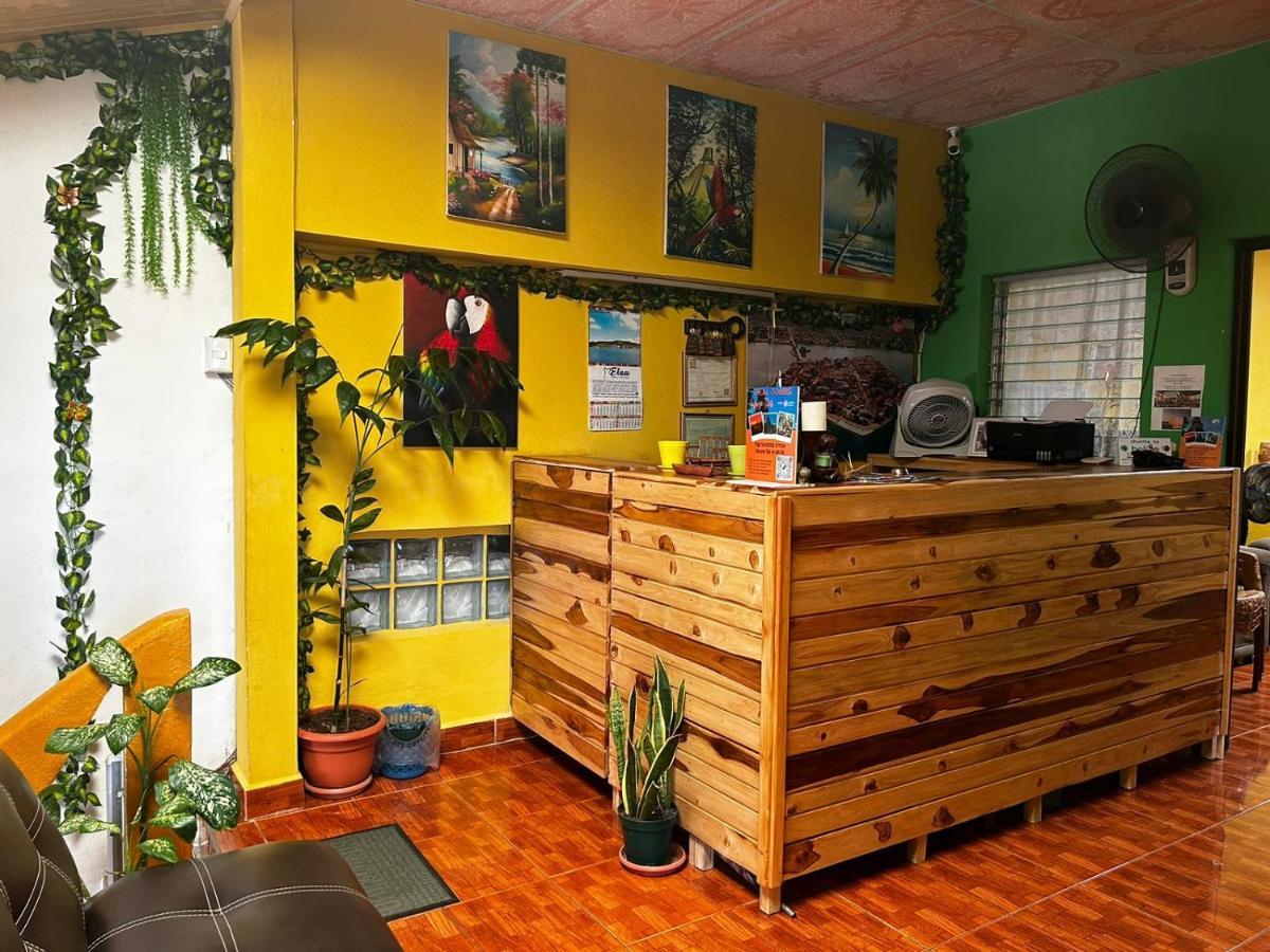 Casa Maya Itza Flores Exteriör bild