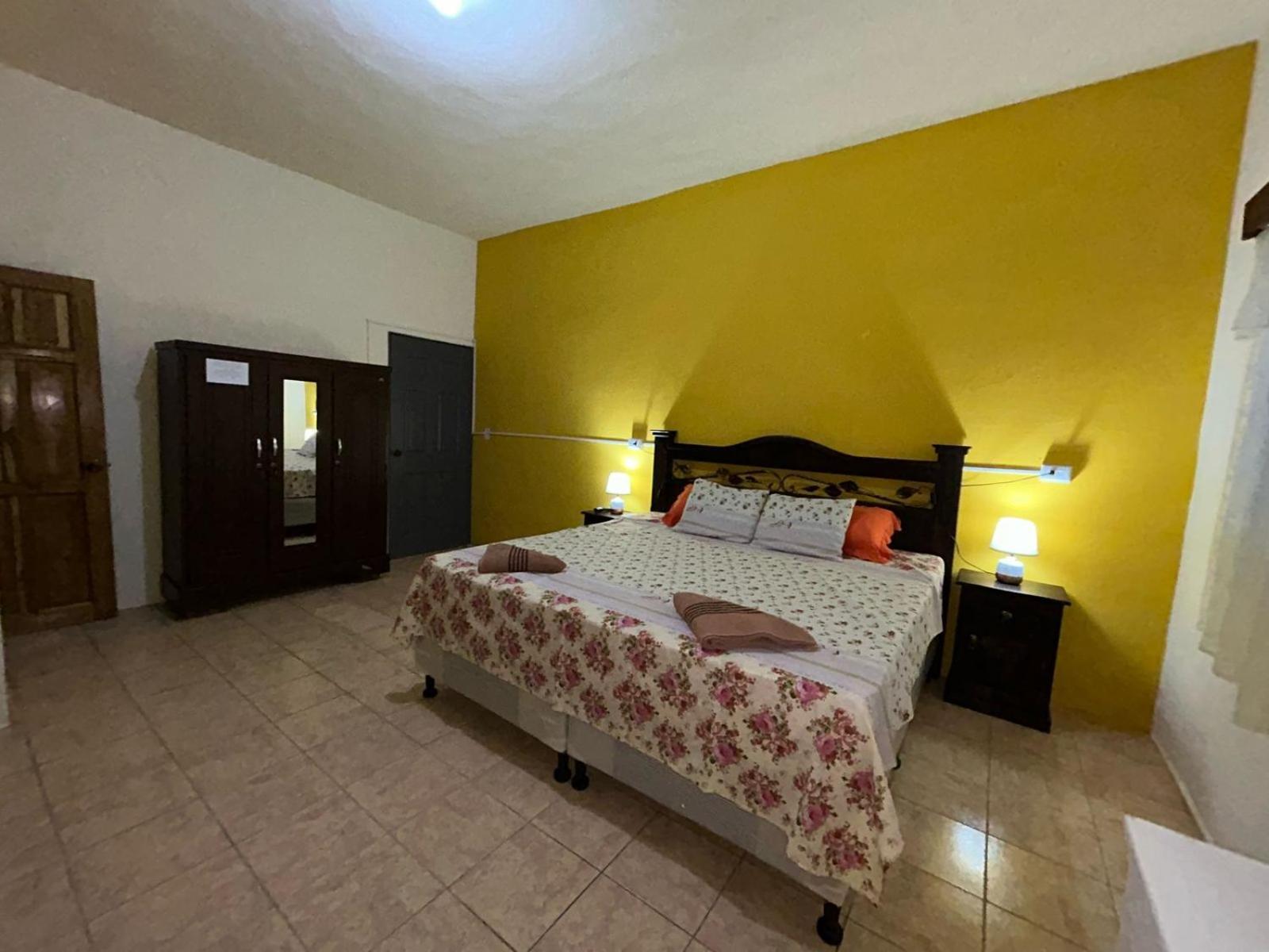 Casa Maya Itza Flores Exteriör bild