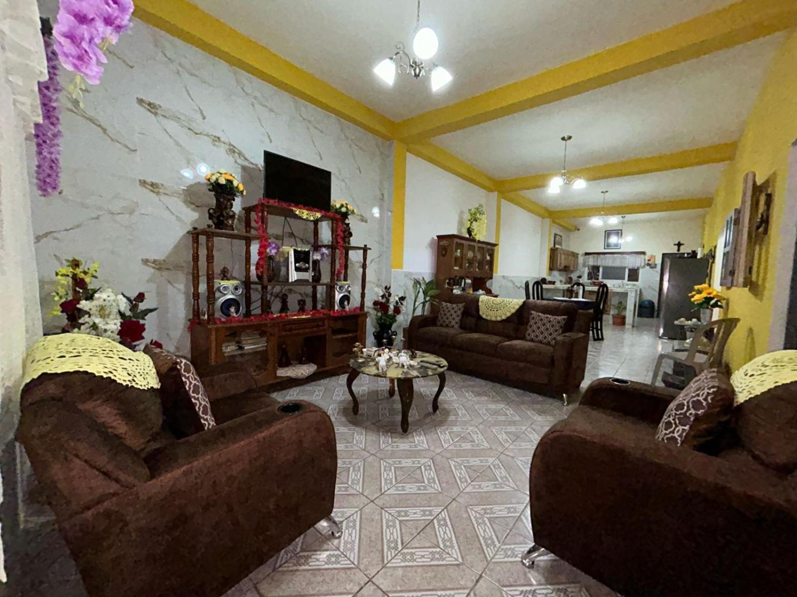 Casa Maya Itza Flores Exteriör bild