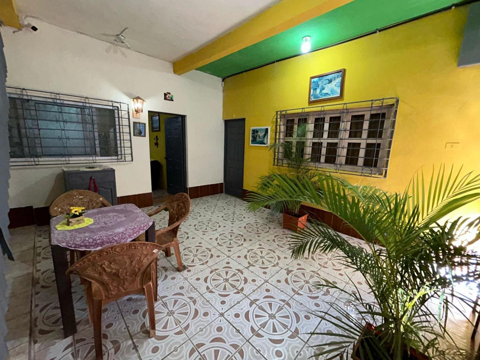 Casa Maya Itza Flores Exteriör bild