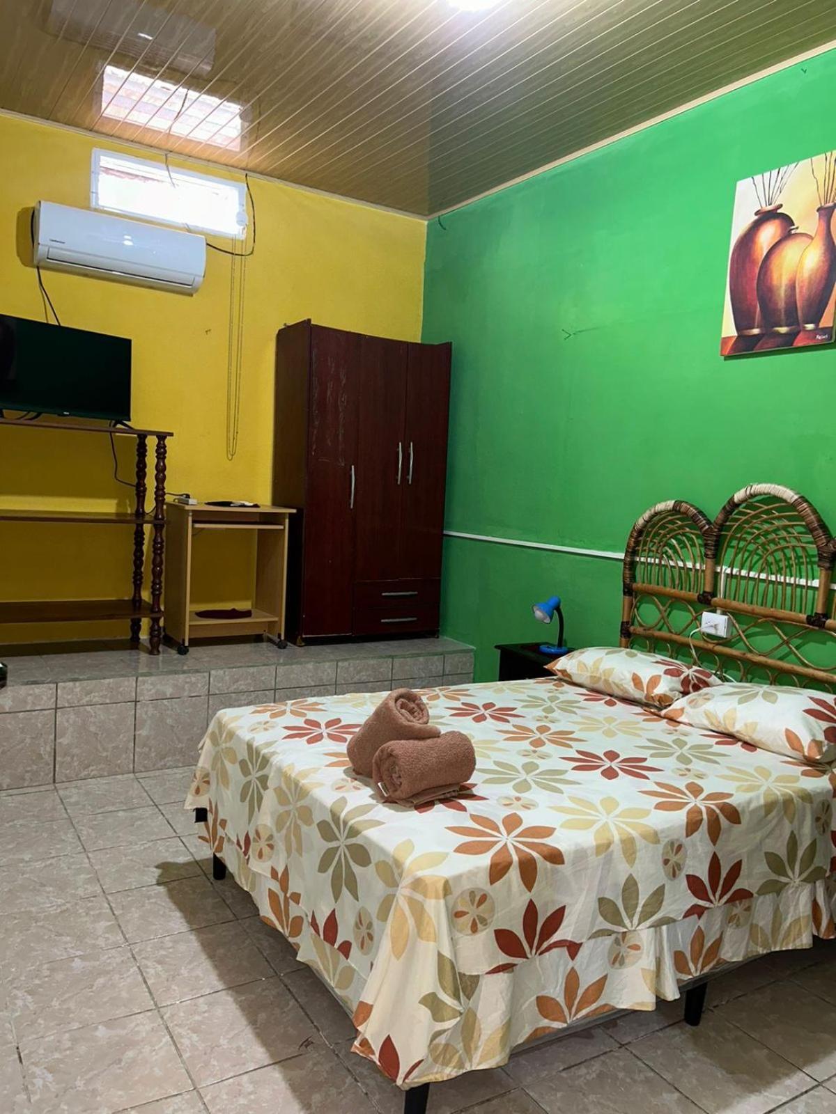 Casa Maya Itza Flores Exteriör bild