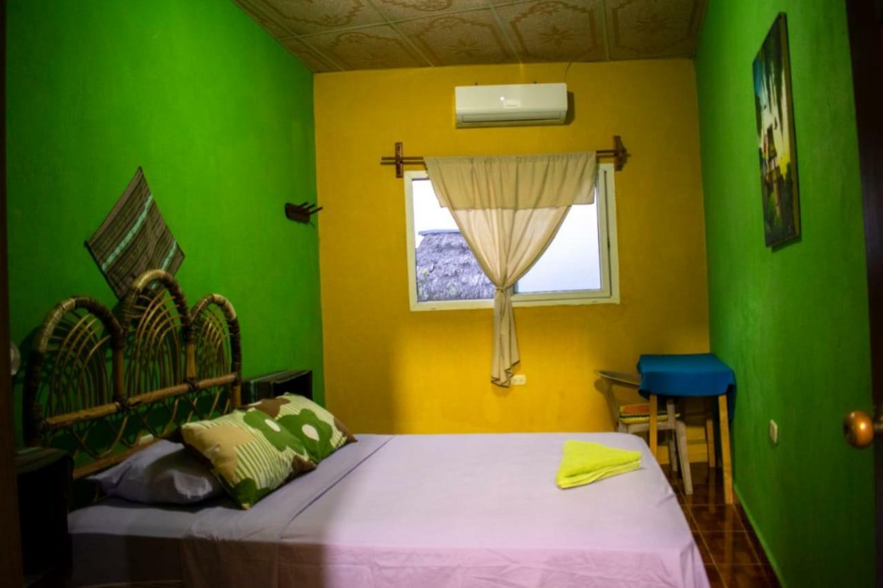 Casa Maya Itza Flores Exteriör bild