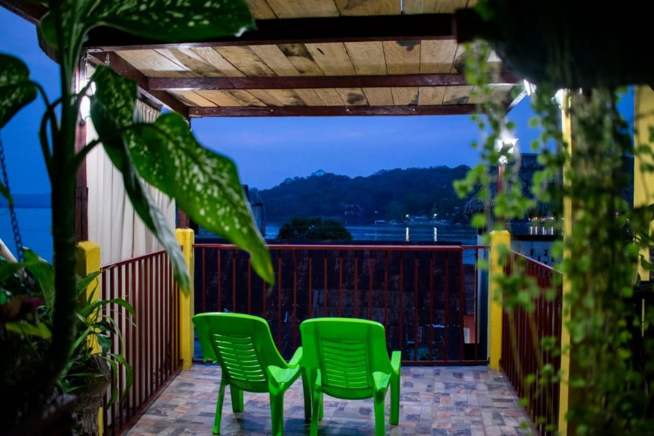 Casa Maya Itza Flores Exteriör bild